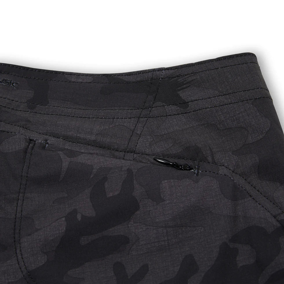 Moana Hybrid Shorts - Fish Camo - Black