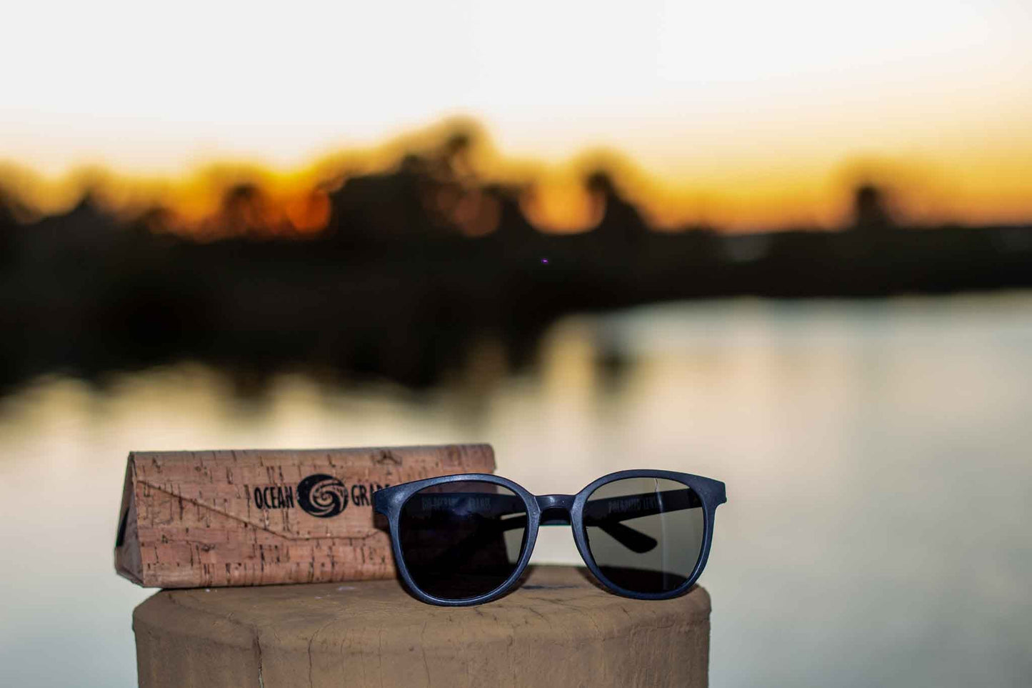 Sand Bar Sunglasses - Black/Black