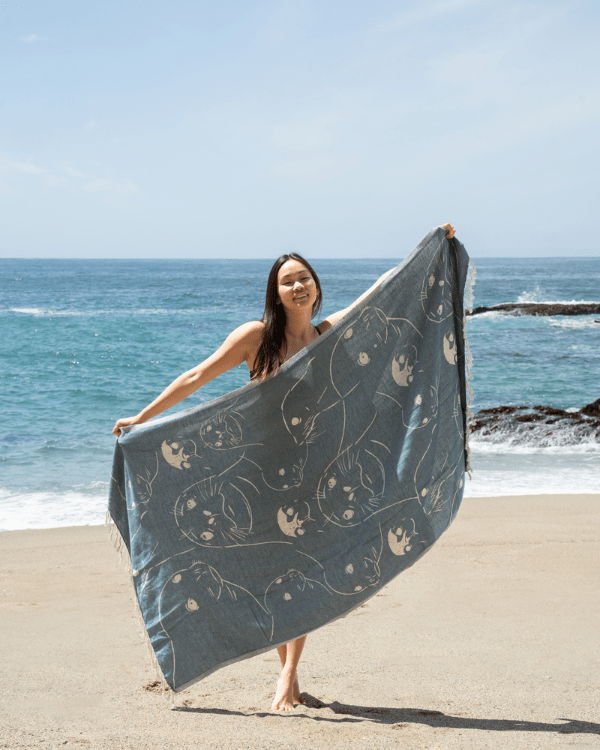 Turkish Towel - Cali Seals (Deep Ocean)