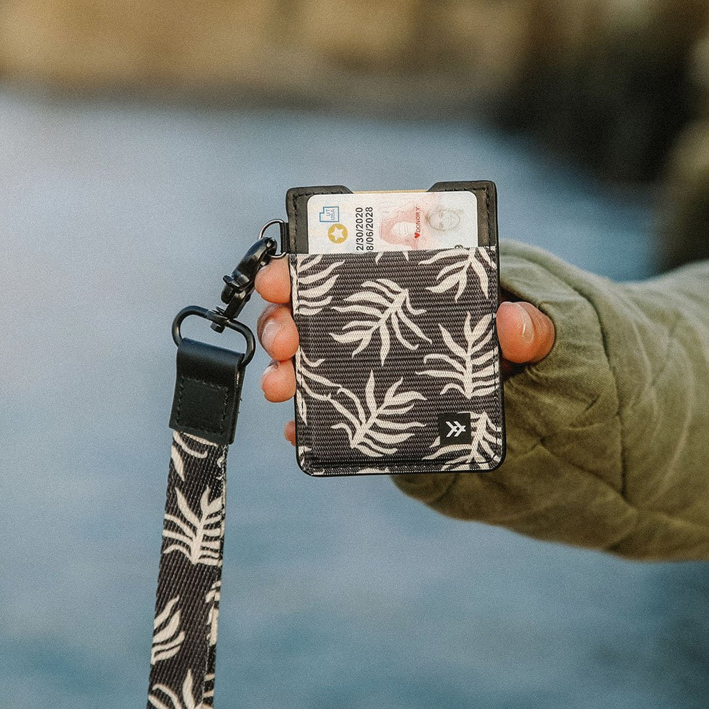 Thread Vertical Wallet - Palms