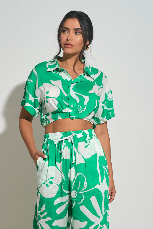 Short Sleeve Cropped Button-Down Shirt - Green Hibiscus