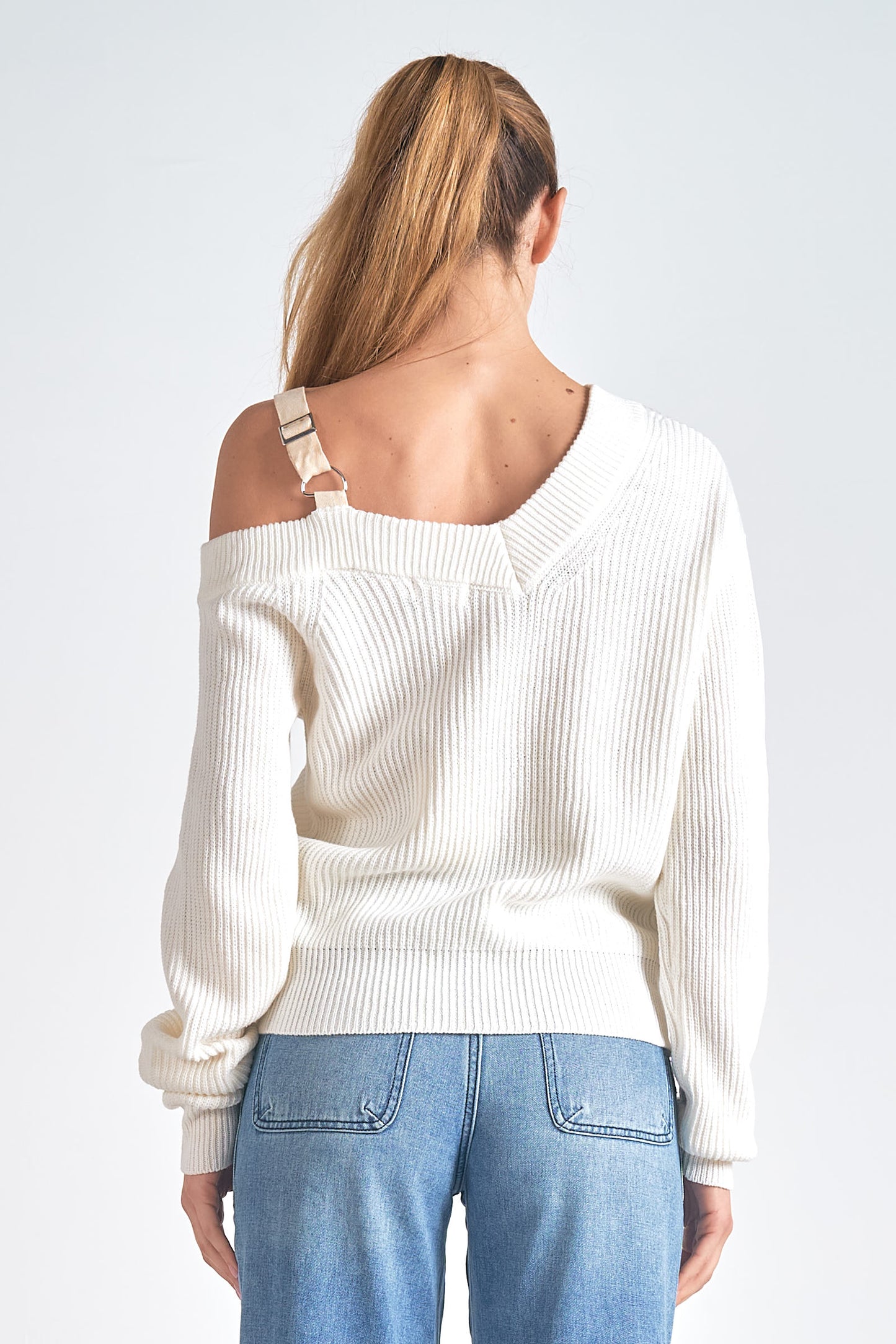 Long Sleeve Asymetrical Off-Shoulder Sweater - Off White