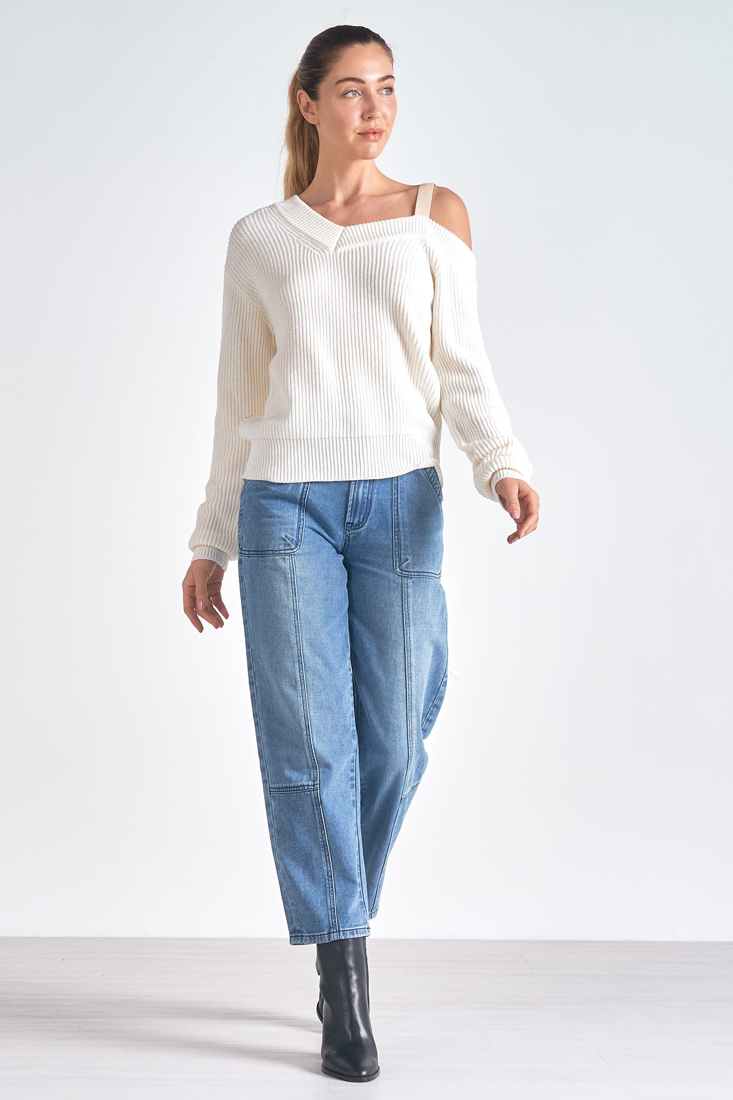 Long Sleeve Asymetrical Off-Shoulder Sweater - Off White